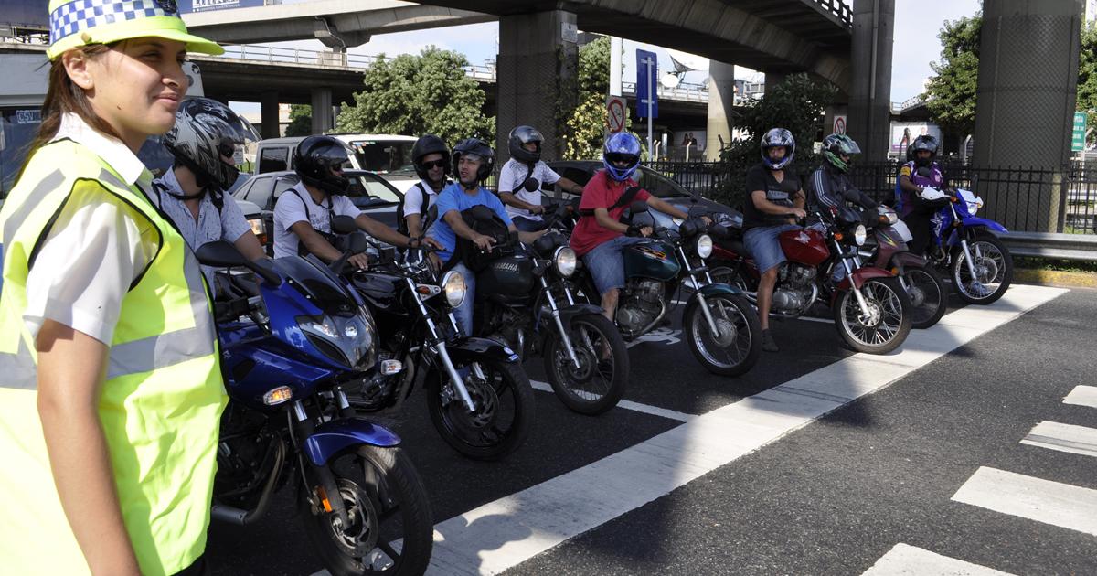 Reglamentar el tránsito de motos en la ciudad