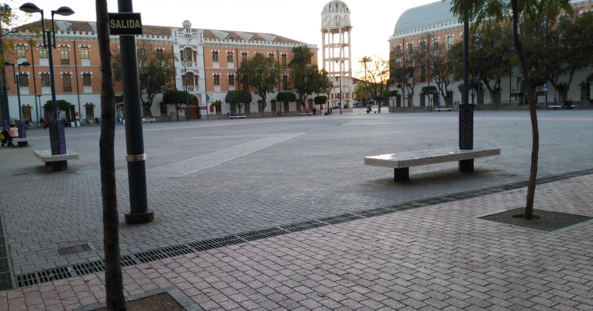 Acondicionamiento de la Plaza del Cuartel de Artillería para que los niños jueguen al fútbol