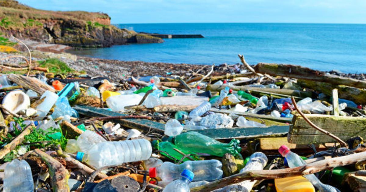 Smettere di usare la plastica per bottiglie e imballaggi