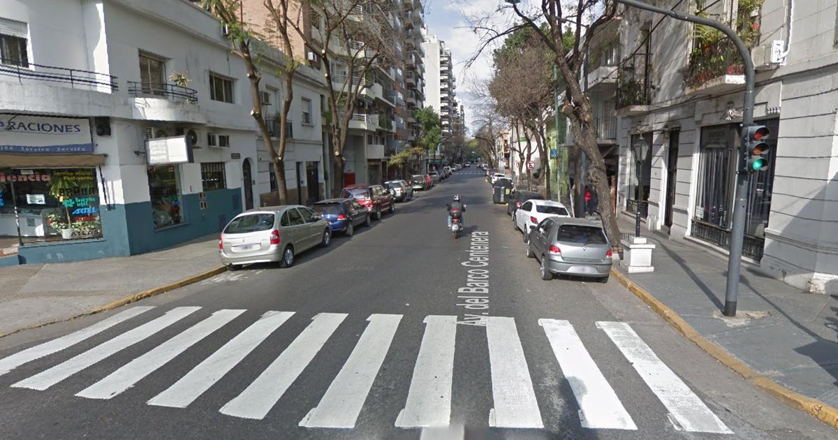 Eliminen el estacionamiento de la vereda derecha de Avda. Centenera al 100 entre Rosario y Juan B. Alberdi