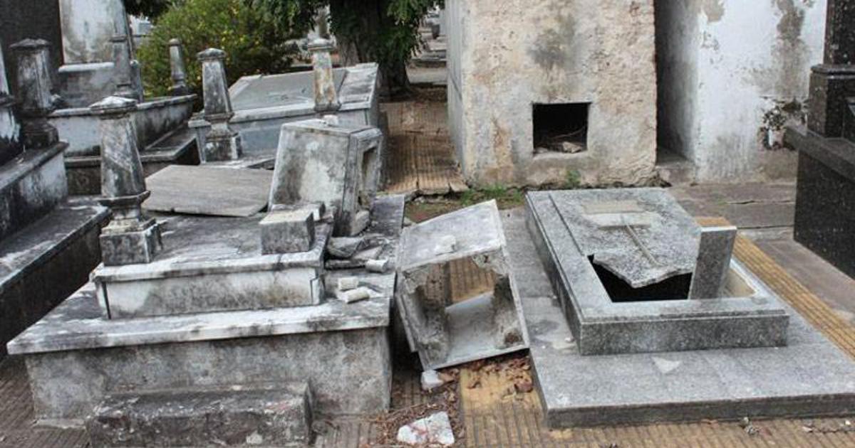 Arreglen el Cementerio de La Plata, está en un estado lamentable!