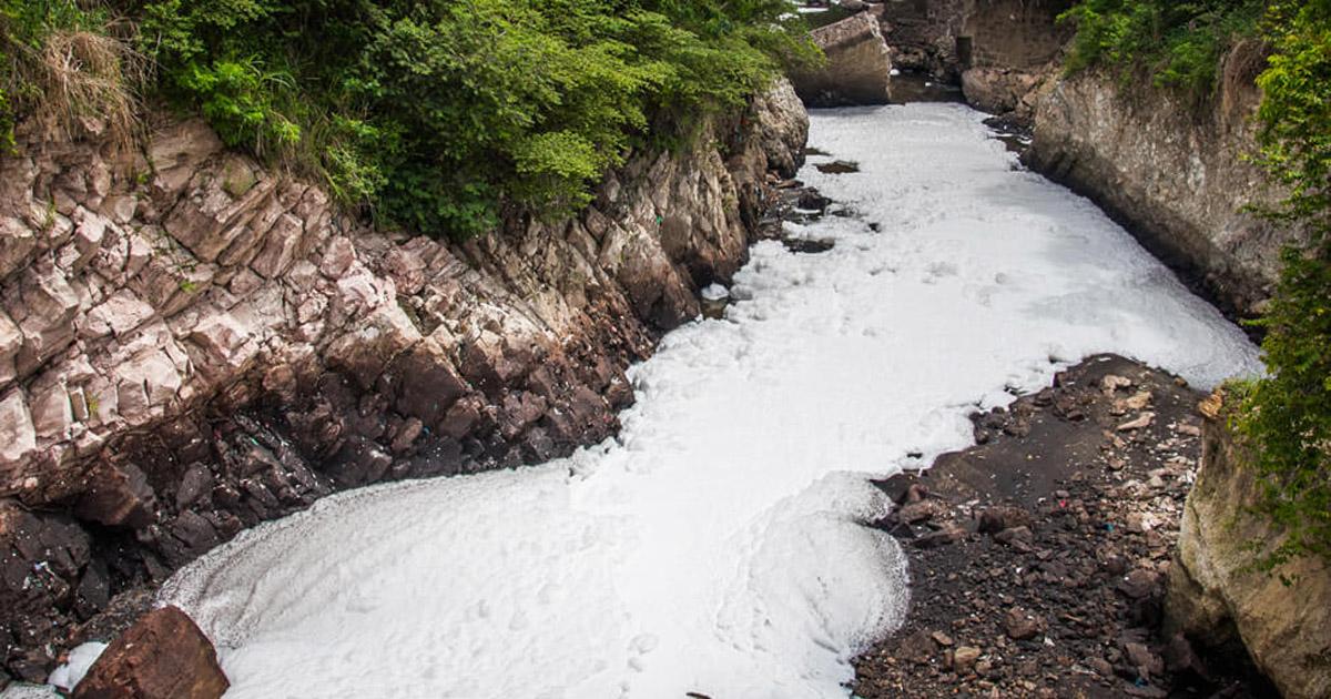 Descontaminar el Río Acelhuate, se que este es un tema tabú, cárcel y sanciones para los que utilicen este río